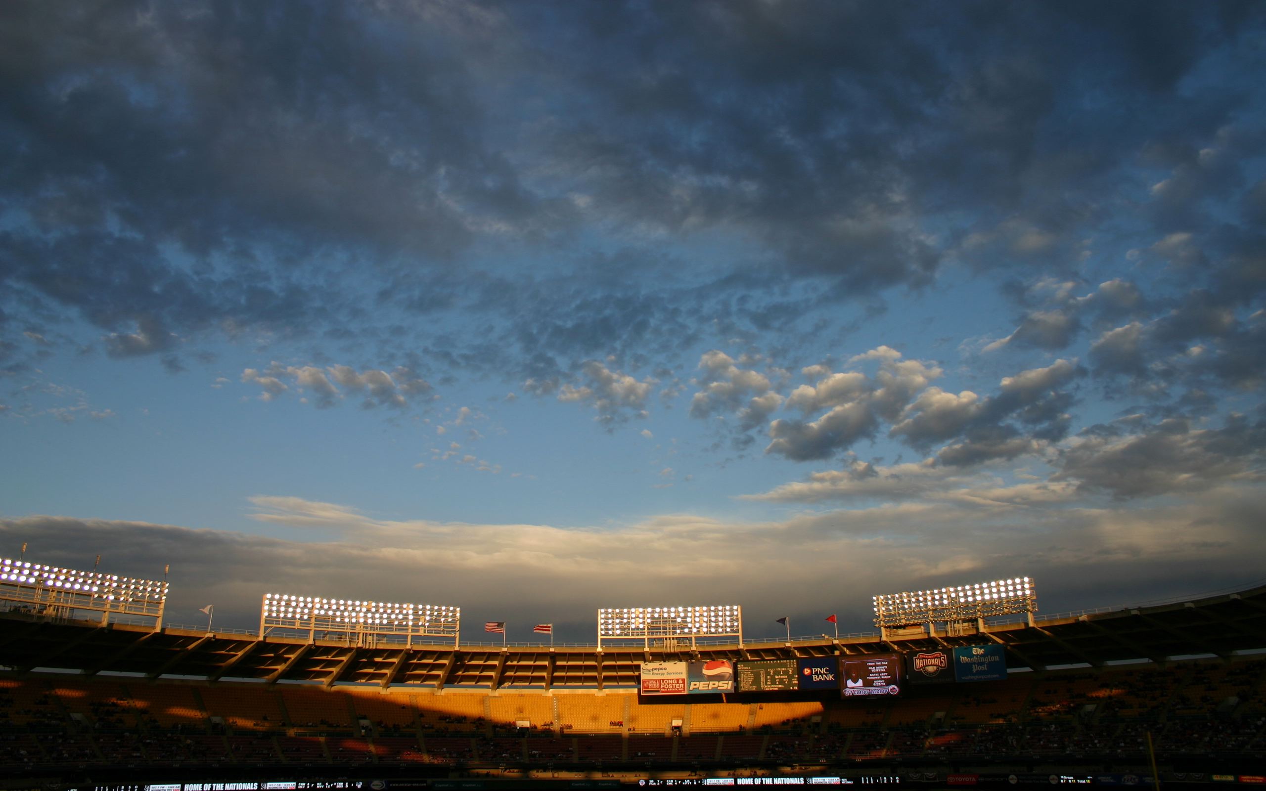 世界举重康复线上课堂常态化：专家答疑覆盖更广区域，世界举重比赛现场视频